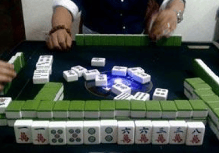 实测结果“【普通麻将控牌器哪里买】(免安装麻将遥控器真假)