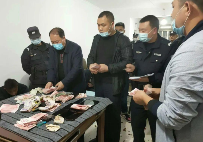 一分钟揭秘:麻将机扫描普通扑克牌(其实可以调输赢)