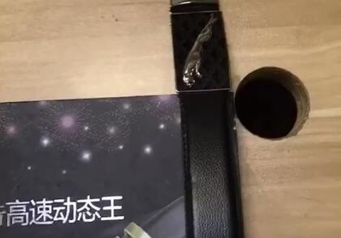 扑克牌扫描拉链镜头