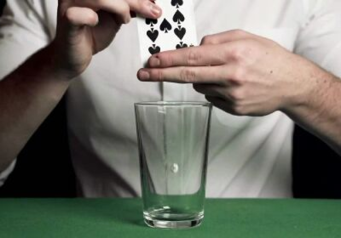 扑克牌扫描魔术水杯
