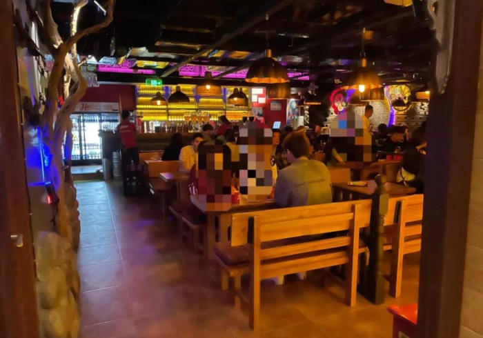 灯光扫描扑克牌