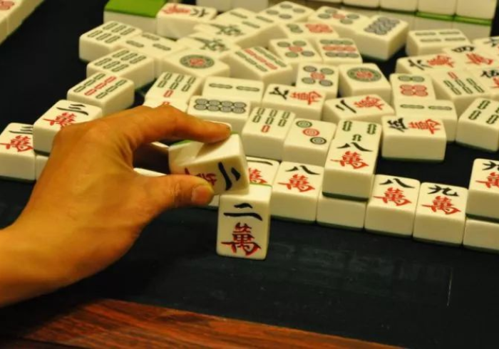 【普通麻将100%能赢的神器】