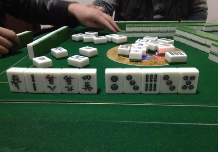 七分钟了解!“麻将无线免安装控牌器”(助赢神器购买)-