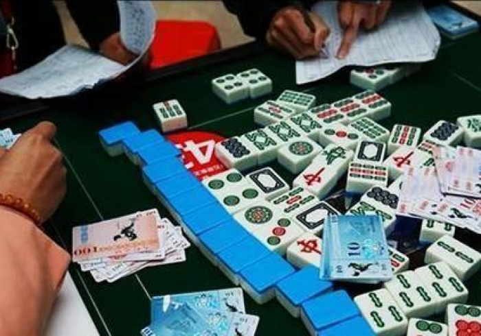 三分钟了解"麻将馆麻将机控牌器红中(小程序助赢神器) 