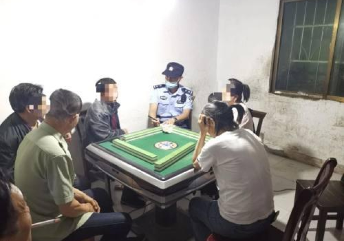 一分钟揭秘:红中麻将智能手表控制器”(详细操作教程)